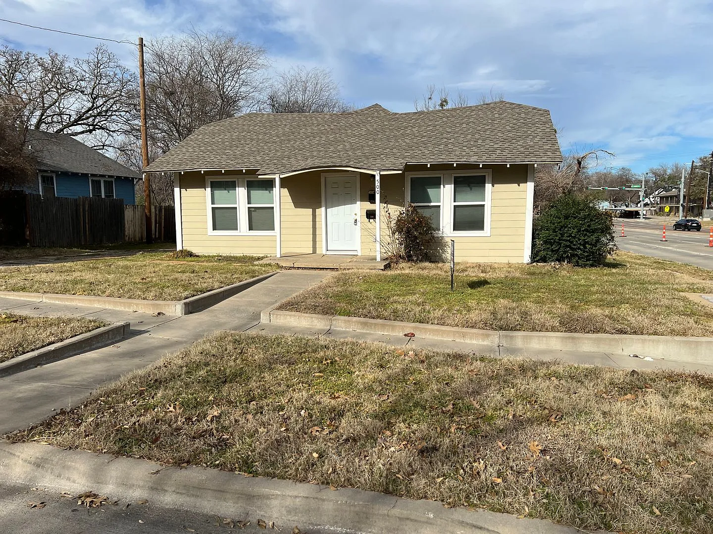500 Parkway — Photo 1