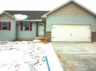 5828 NW 50th St, Johnston, IA 50131