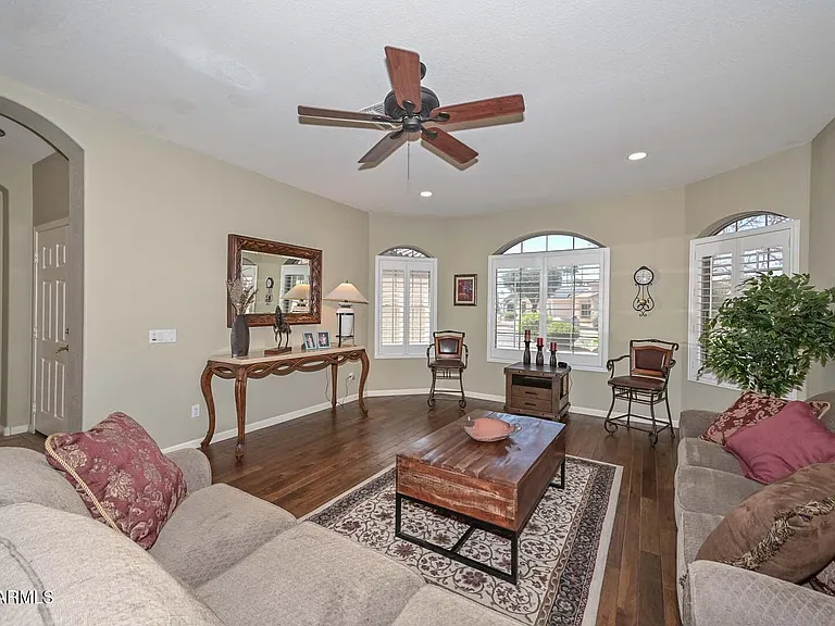3171 N Palmer Dr — Photo 9