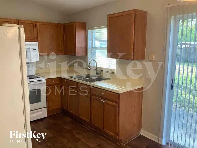 1414 Mara Ct — Photo 3
