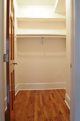 Rented by Perry Associates NYC Inc | media 19