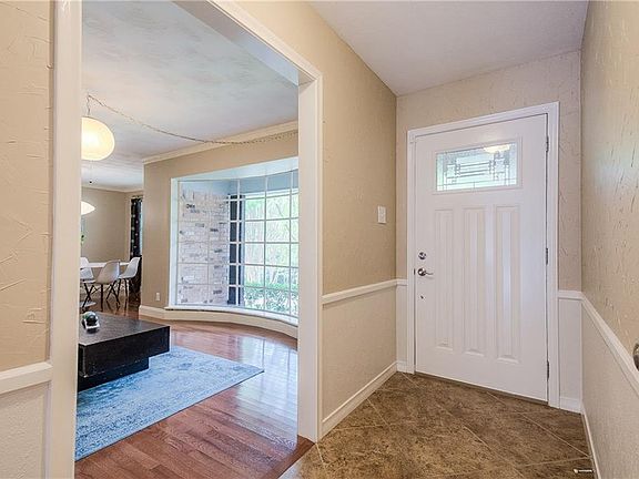 3rd image of 11016 Creekmere Dr