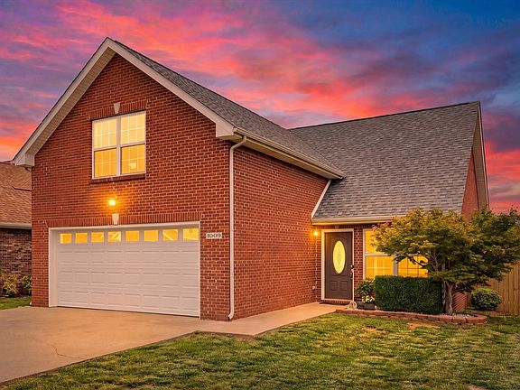 5th image of 1009 Hendricks Ct