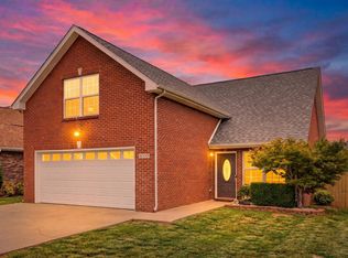 1009 Hendricks Ct, Clarksville, TN 37040