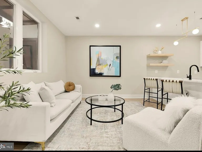 802 21st St NE #1 — Photo 5