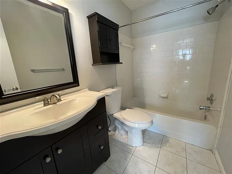 2930 Governors Ct — Photo 11