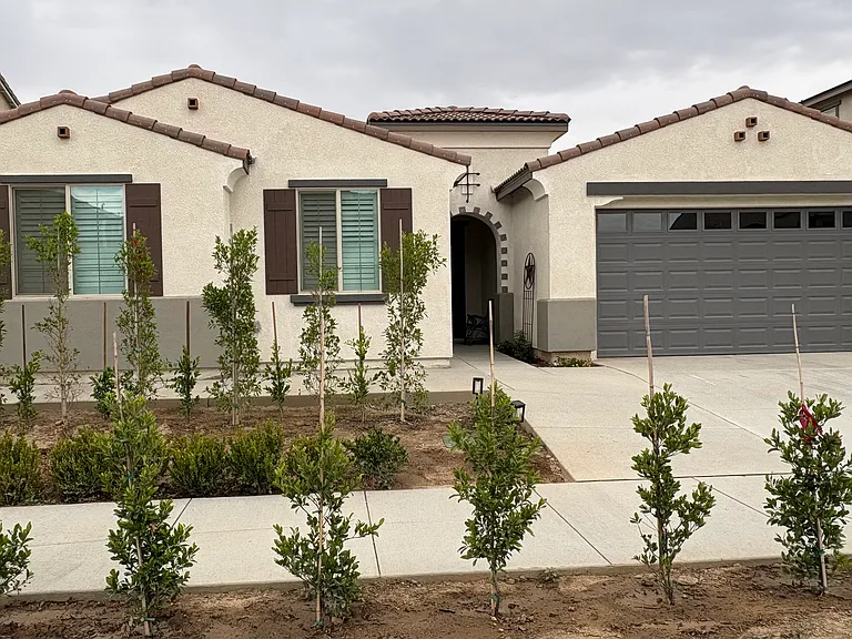 1527 Riverfront St — Photo 2