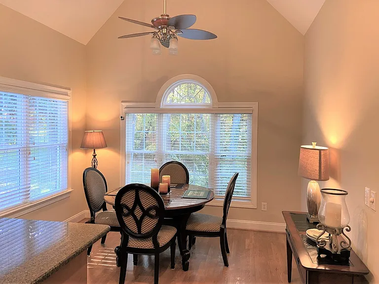 Informal Dining/Breakfast area, overlooking back yard.