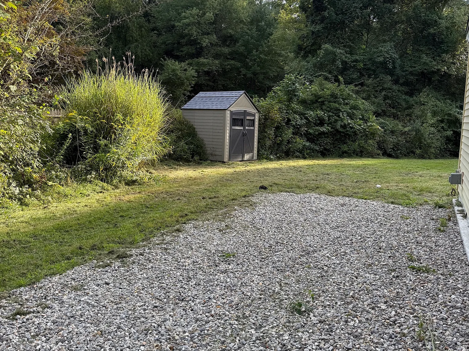 4 bed, 2.5 bath, 2060 sqft, $3,500 — Photo 2