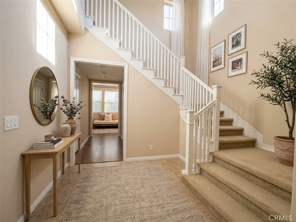 3 bed, 2.5 bath, 1777 sqft, $4,700 — Photo 2