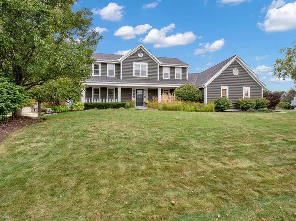 1614 Legend Hill LANE, Waukesha, WI 53189
