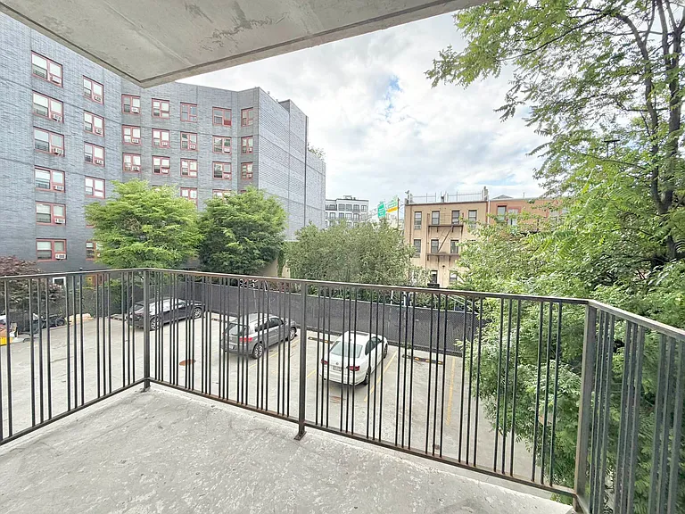 141 Frost St #2C — Photo 6