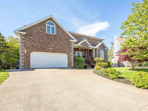 65 Roxbury Cres, Halifax, NS B3M 4S9