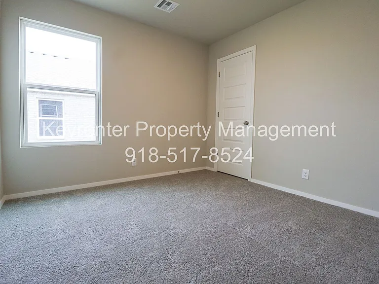 1327 E Honolulu Pl — Photo 11