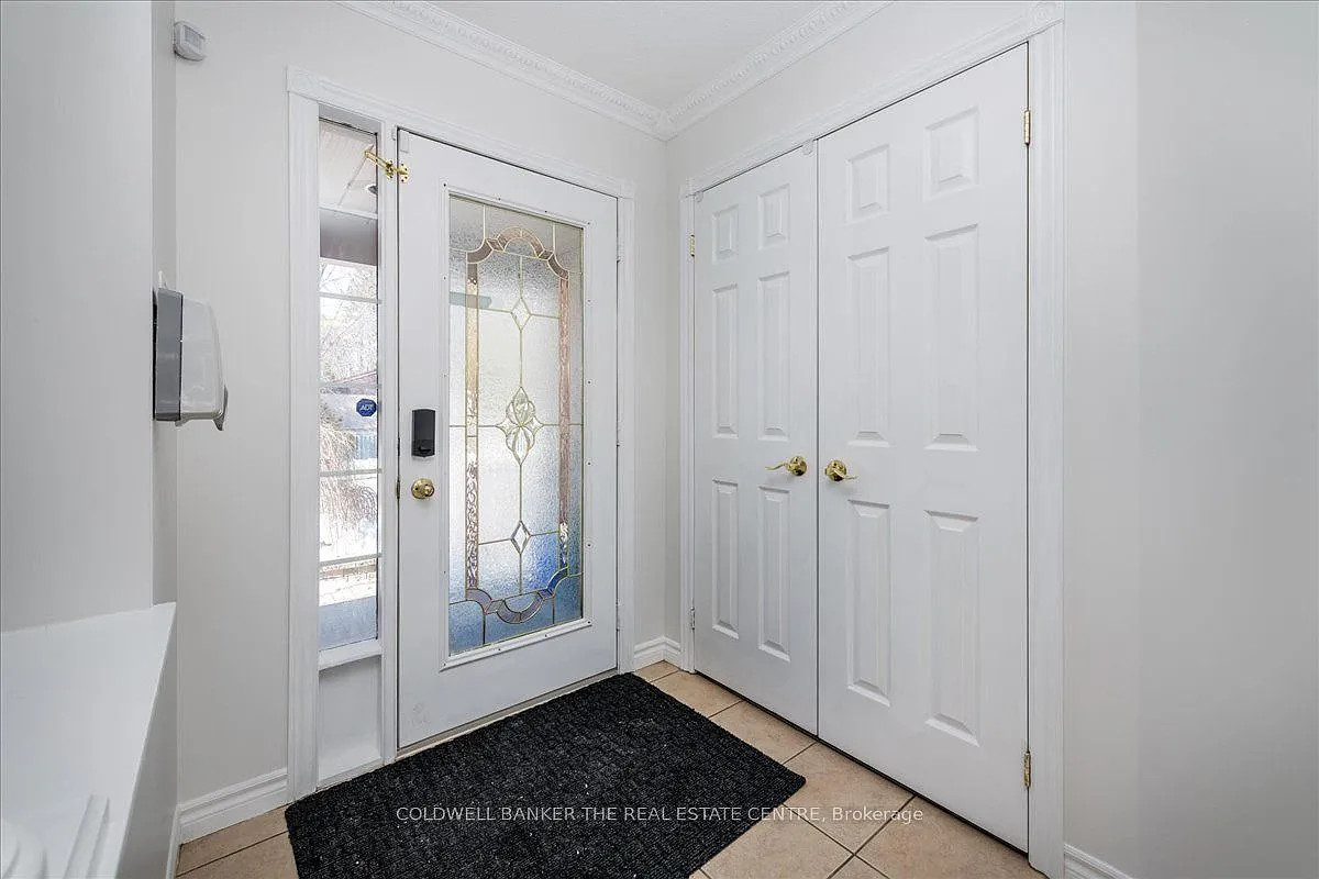 4 bed, $2,600 — Photo 1