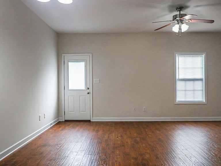 215 Moss Creek Ave #A — Photo 2