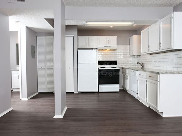 1717 N Vassar Ave APT 202