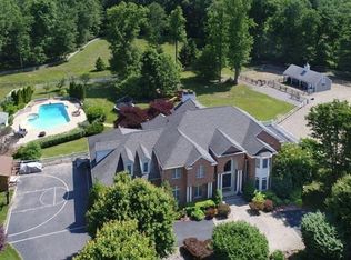 16 Apple Ln, Tewksbury Township, NJ 07830