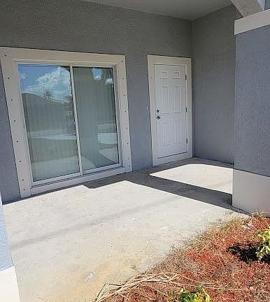 3rd image of 4746 Golfview Blvd