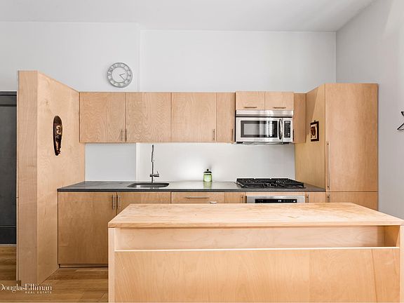 3rd image of 213 W 105th St #1F