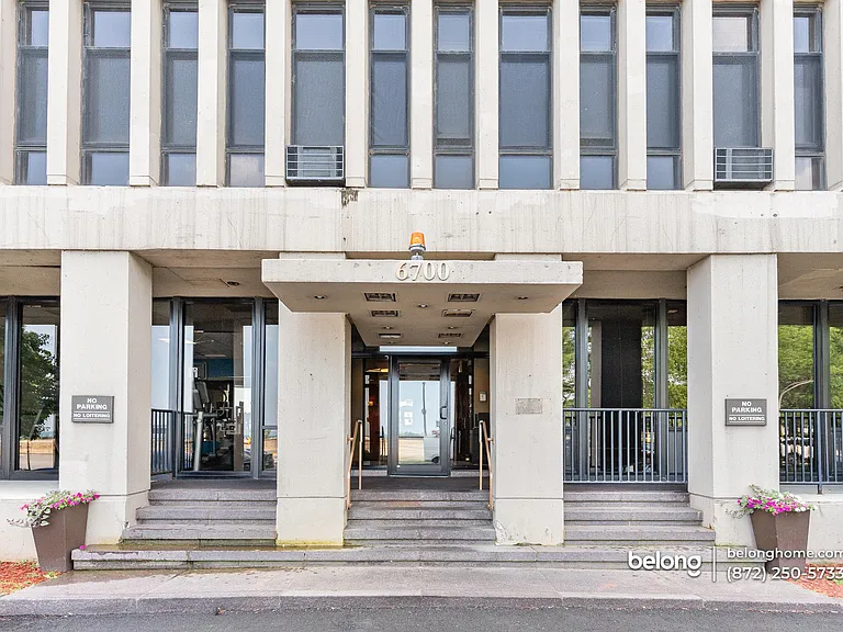 6700 S South Shore Dr #5B — Photo 2