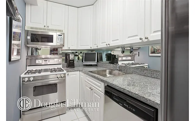 Sold by Douglas Elliman | media 19