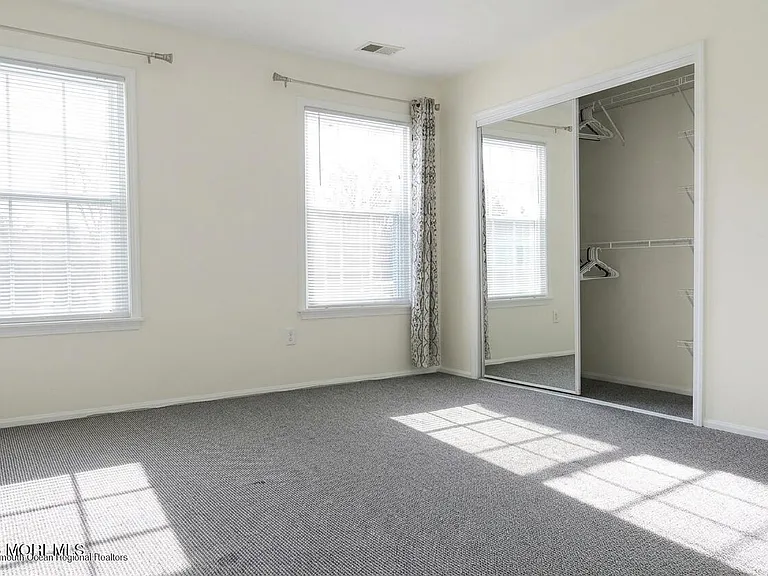 349 Yorkshire Pl — Photo 9