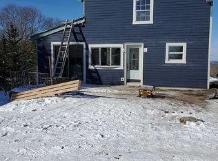 61 Highland Ct, Tiverton, RI 02878