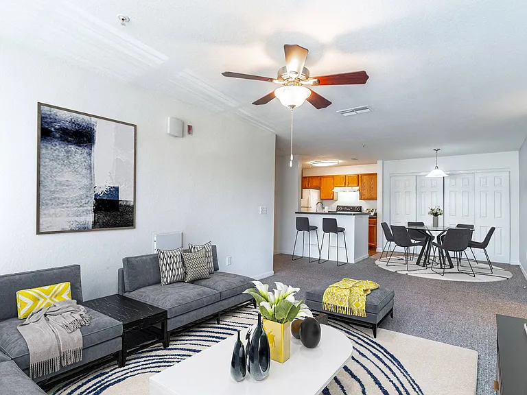 Living/Dining Area