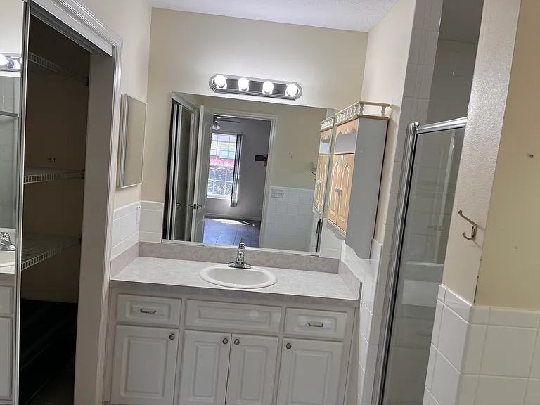 3420 NE 57th Ave — Photo 11