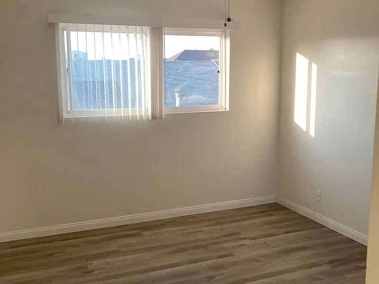 650 Linden Ave — Photo 54