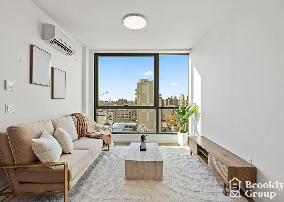 1st image of 556 Baltic St #909