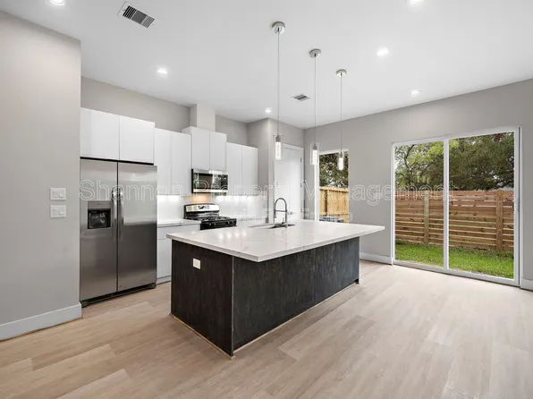 24 Bucan St, Houston, TX