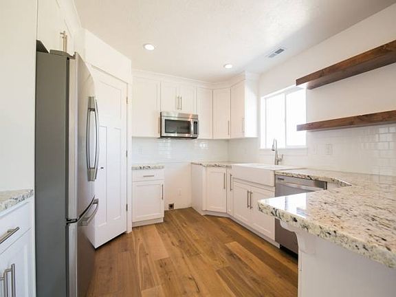 3rd image of 2096 S Bullrush Pkwy