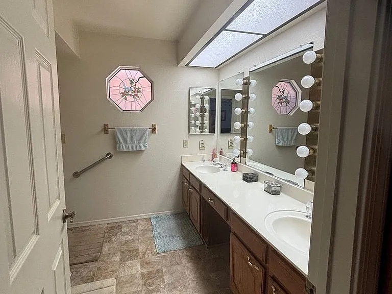 2209 Leisure World — Photo 35