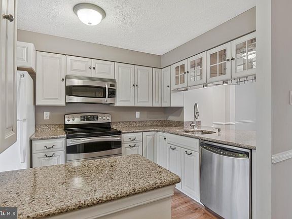 5th image of 8524 Blue Rock Ln