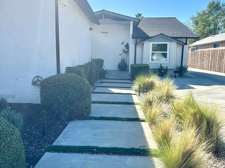 23032 Mariano St — Photo 5