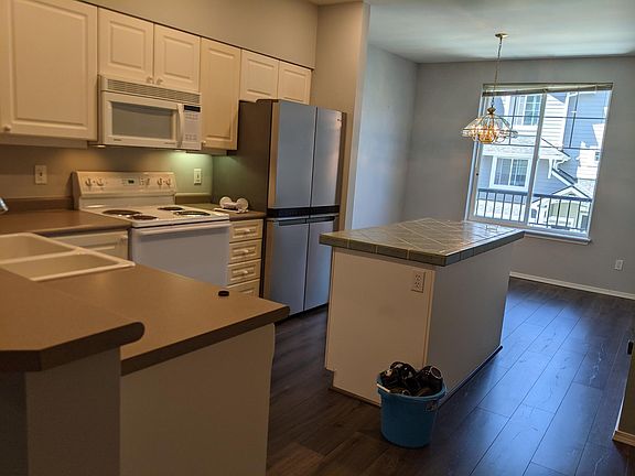 4th image of 16125 Juanita Woodinville Way NE Unit 307
