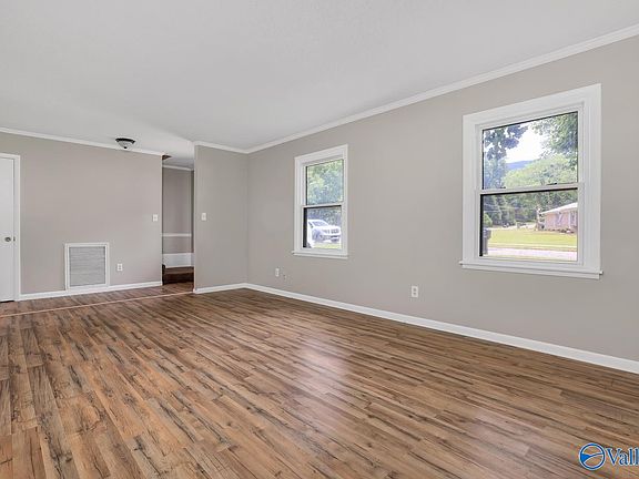 5th image of 12006 Queens Pl SE
