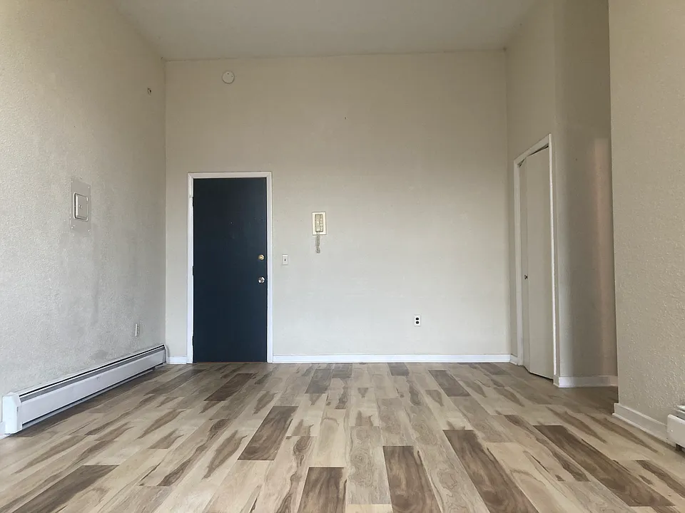22 Court St