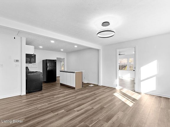 5th image of 7712 3rd Street Rd