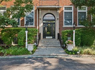 20 Whippoorwill Rd E, Armonk, NY 10504