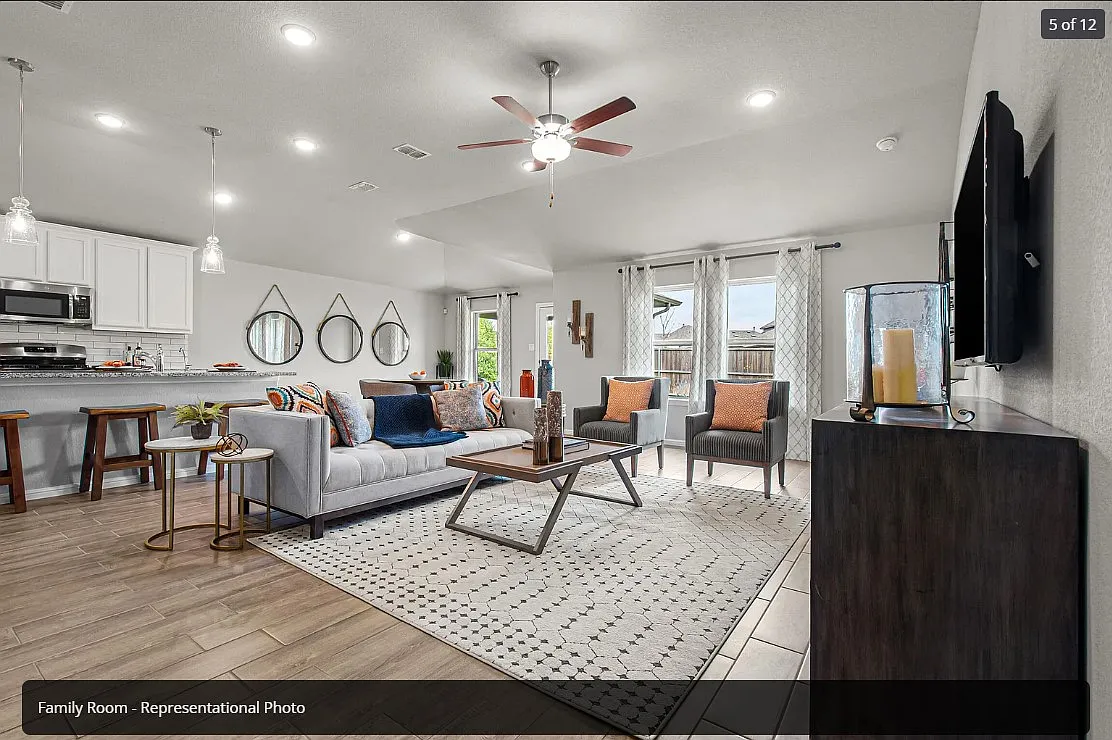 4 bed, 2142 sqft, $2,499 — Photo 2