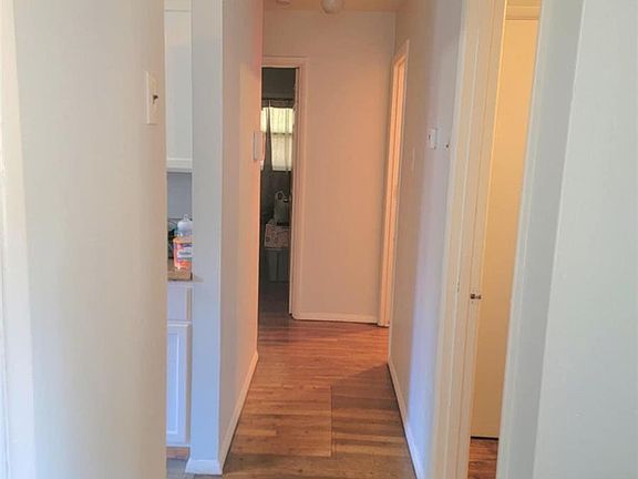 5th image of 10601 Dunkeld Cir
