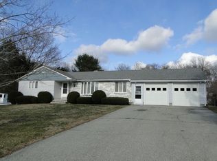 70 Holly Cir, Tiverton, RI 02878