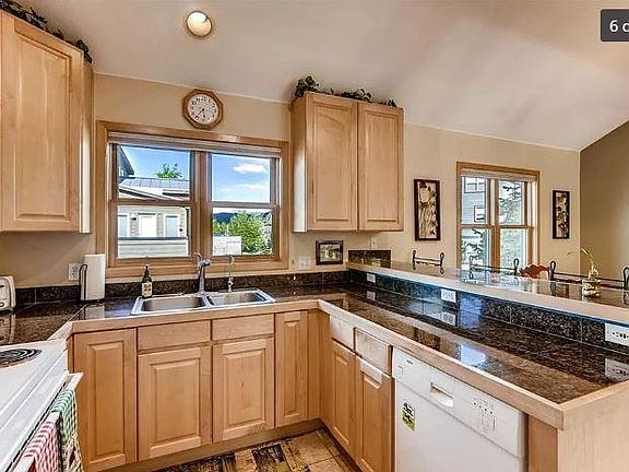 5th image of 717 Meadow Dr