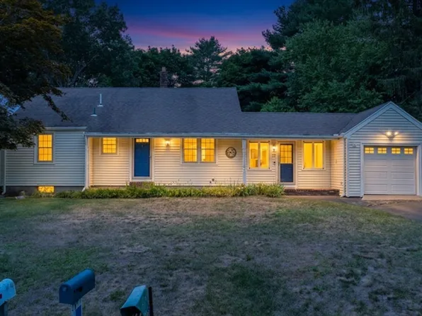 23 Meadow Brook Rd, Raynham, MA 02767