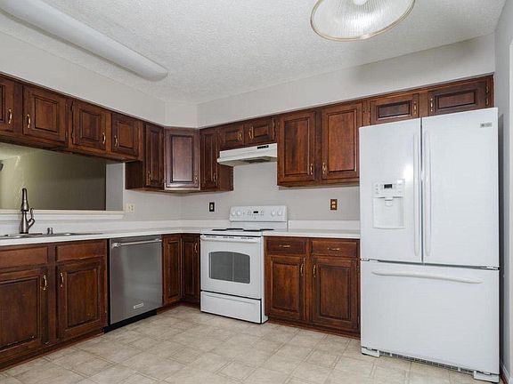 4th image of 20532 Lowfield Dr