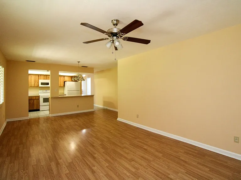 4300 Gulfstream Dr #2D — Photo 16