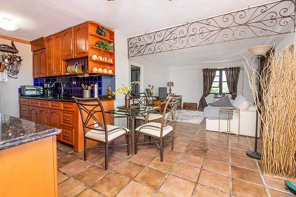 Sold by Prime Realty | media 6